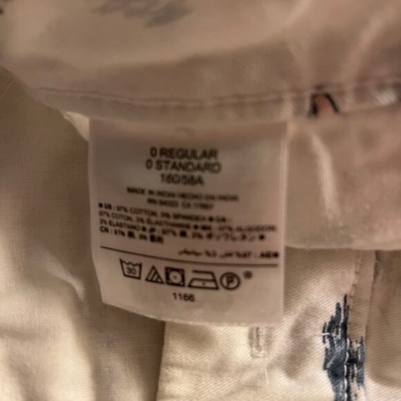 Old Navy Dixie Print Shorts – Size 0 - Picture 3 of 4